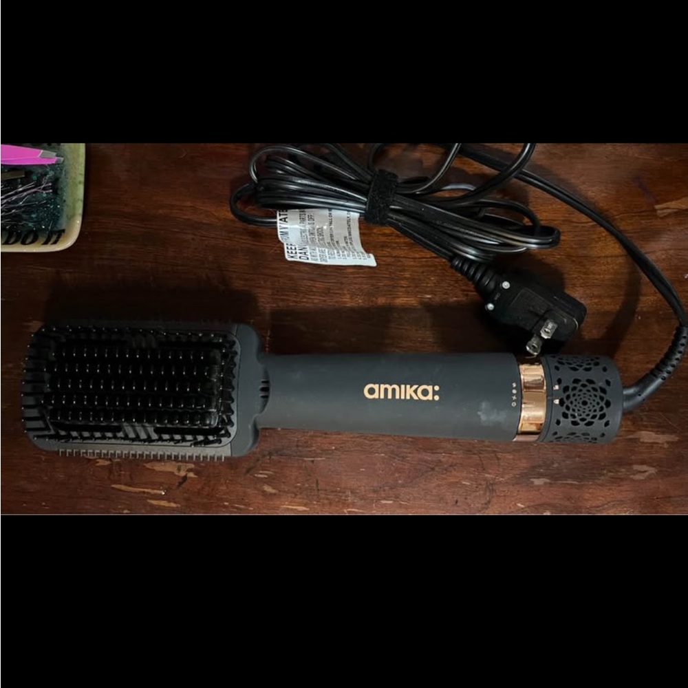 Amika Blowdryer Straightener